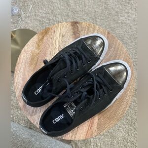 Gently Used Converse Chuck Taylor All Star Brush-Off Leather Toecap Low Black 7